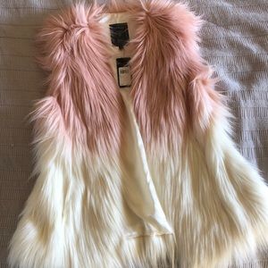 GUESS fur vest